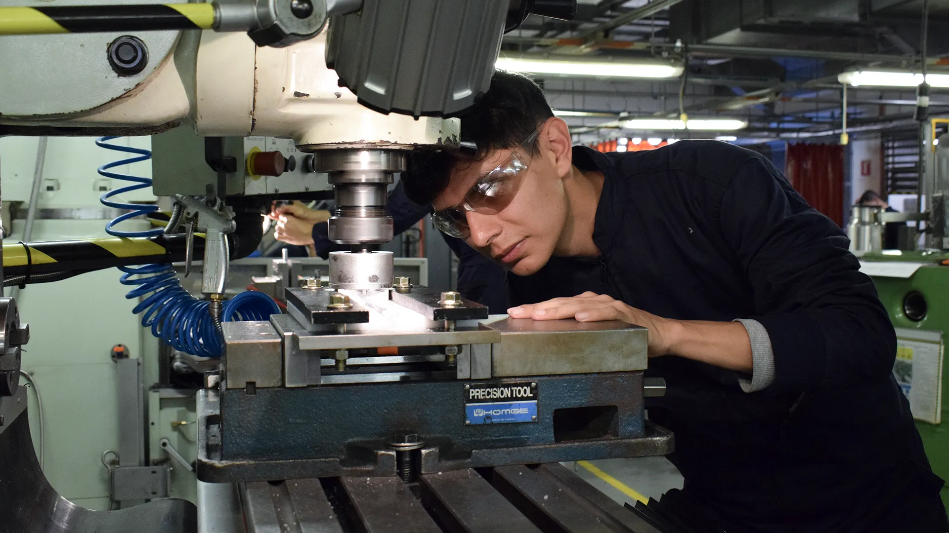 Lab. de Servicios de Manufactura ML-027