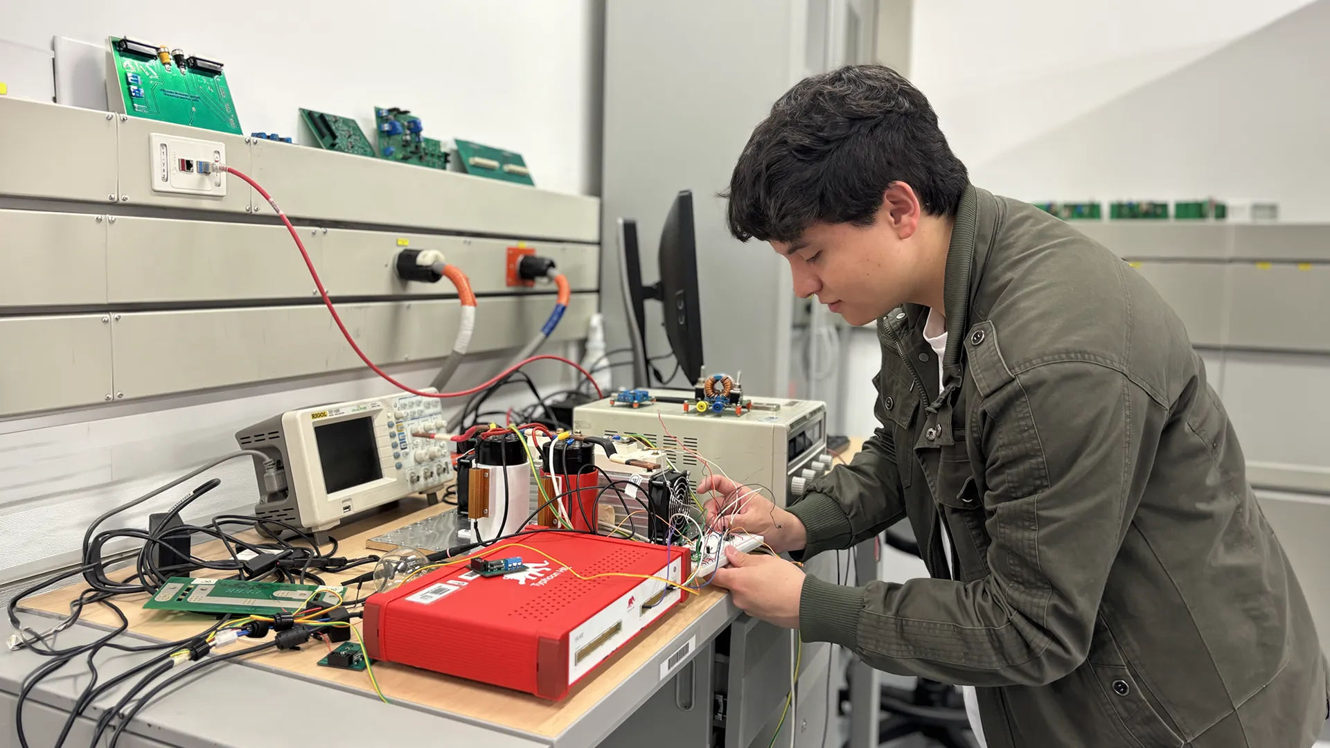 Lab. de Sistemas de Potencia ML-040