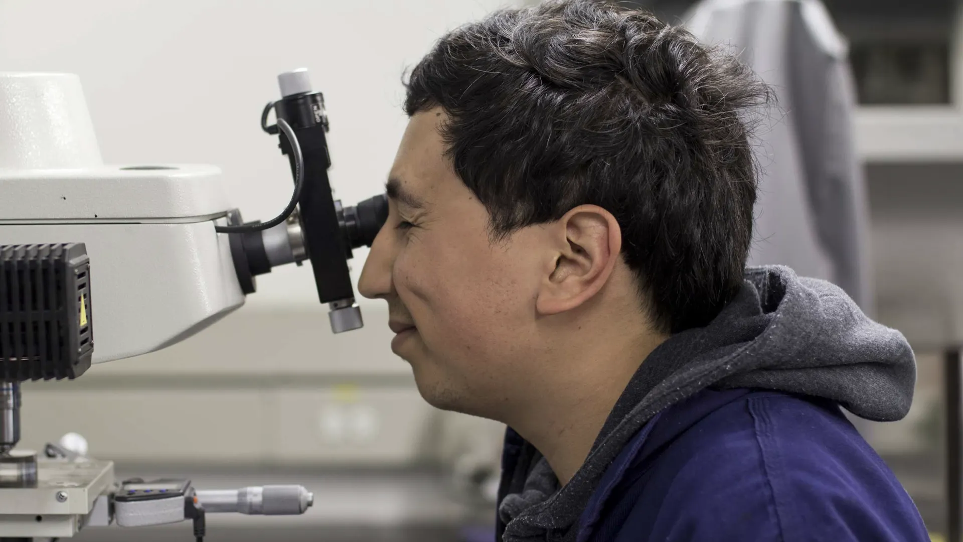 Lab. de Microscop&iacute;a &Oacute;ptica ML-226